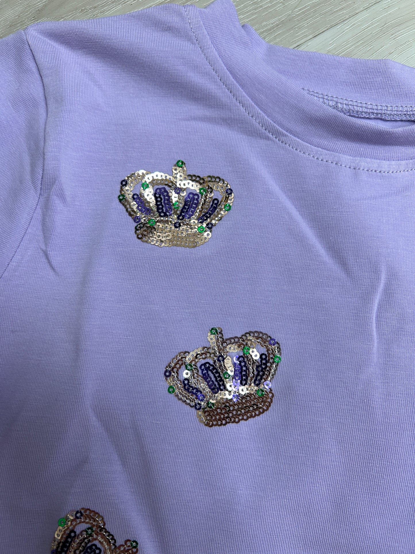 Lulu Bebe - Mardi Gras Crowns Shirt