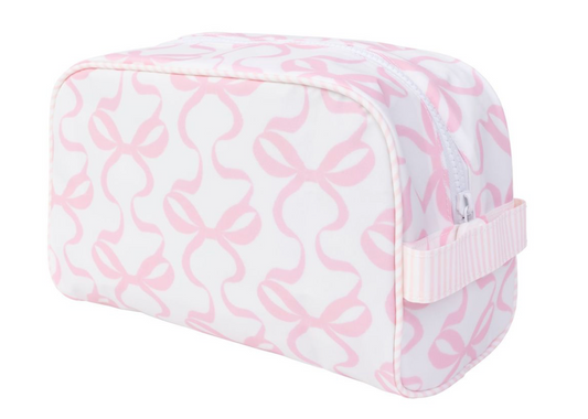 the Apple of My Isla - The Dopp Kit